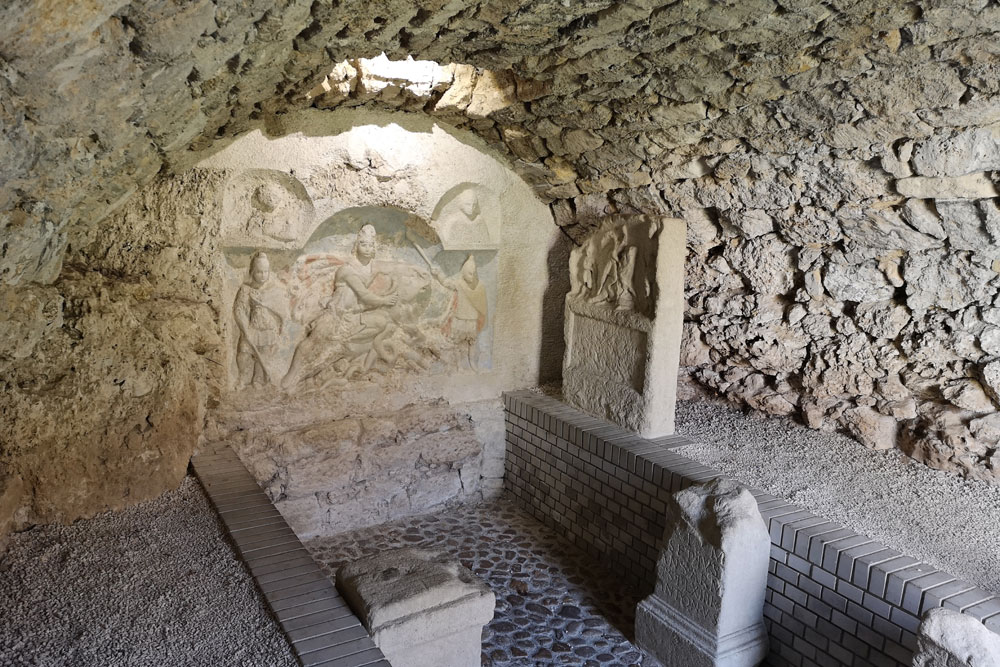 Mithras-szentély belső