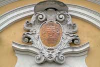 Püspöki kastély címer