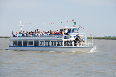 Sétahajózás a Fertő tavon